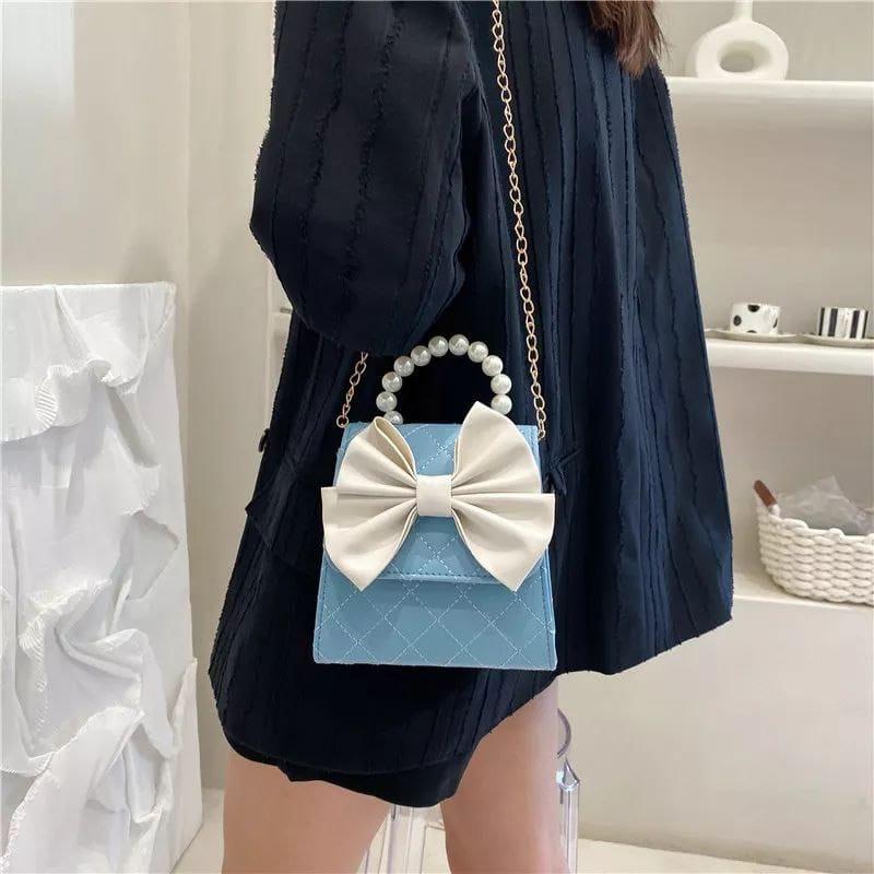 Cartera con lazo